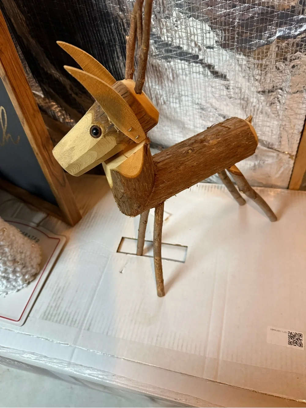 Rustic Wooden Reindeer Festive holiday Decor Removable Head